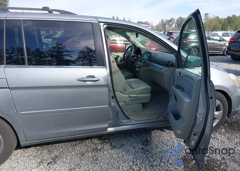 2006 Honda Odyssey Touring z USA, uszkodzony, nr VIN 5FNRL38826B079319